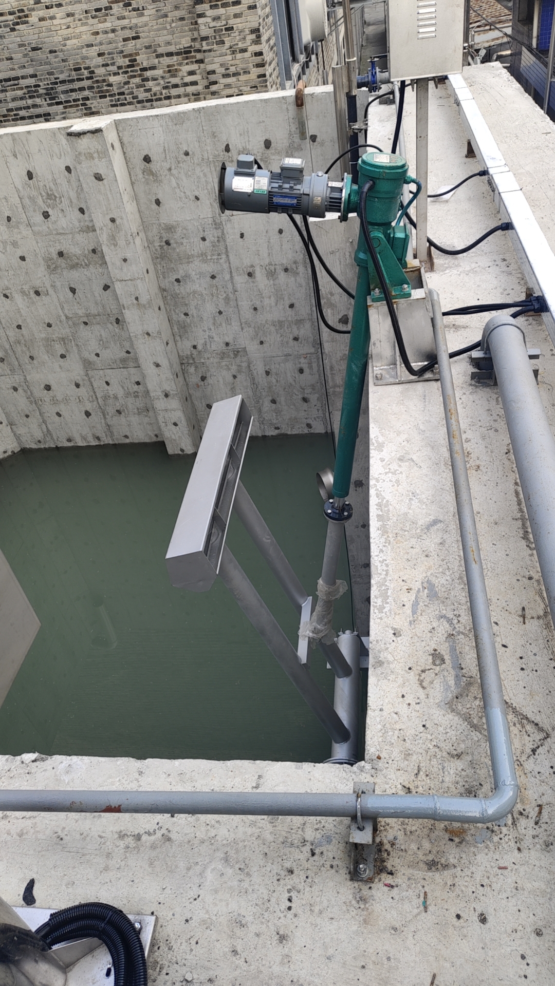 我公司推出產品XB型旋轉式潷水器