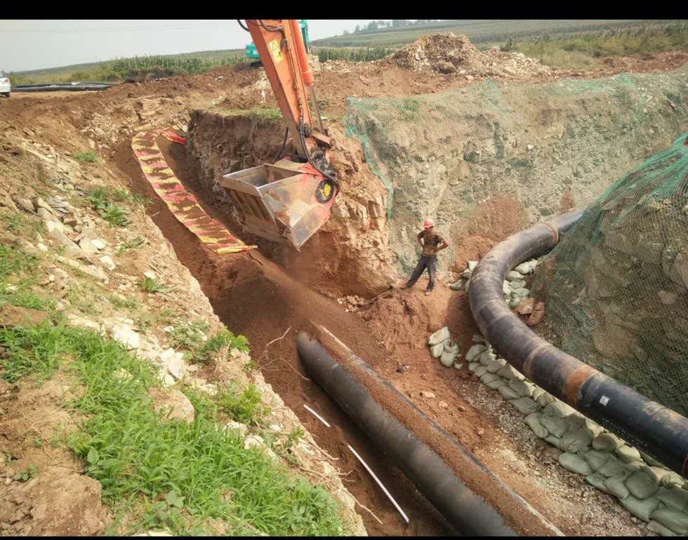 每天/每个台班可以回填480米到800米的管道沟