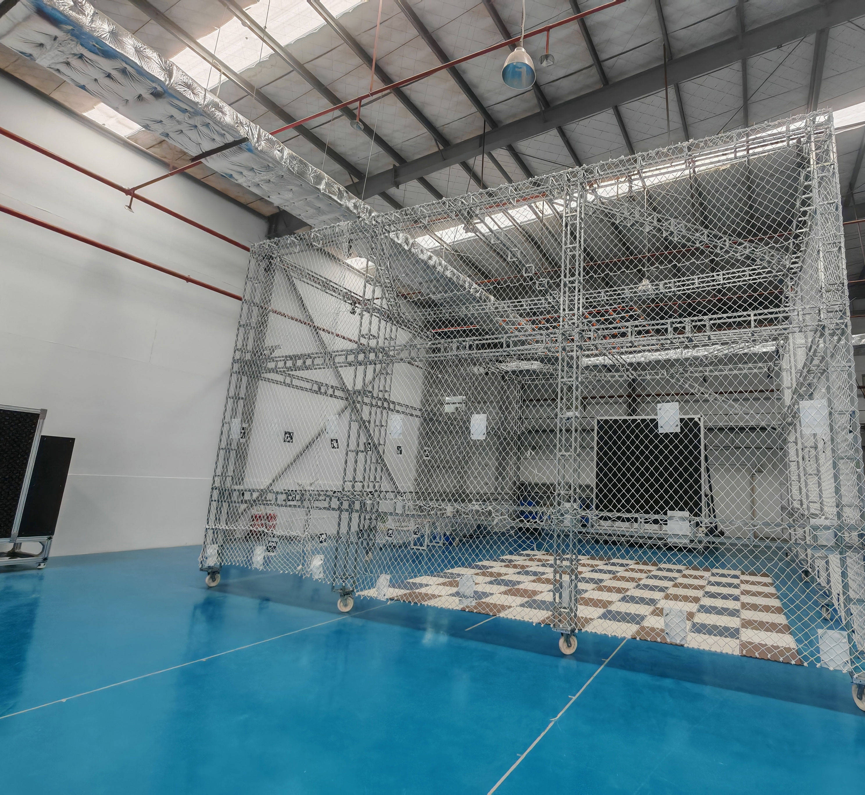 低空復(fù)雜環(huán)境模擬裝置：為無人機(jī)筑牢“實(shí)戰(zhàn)前哨