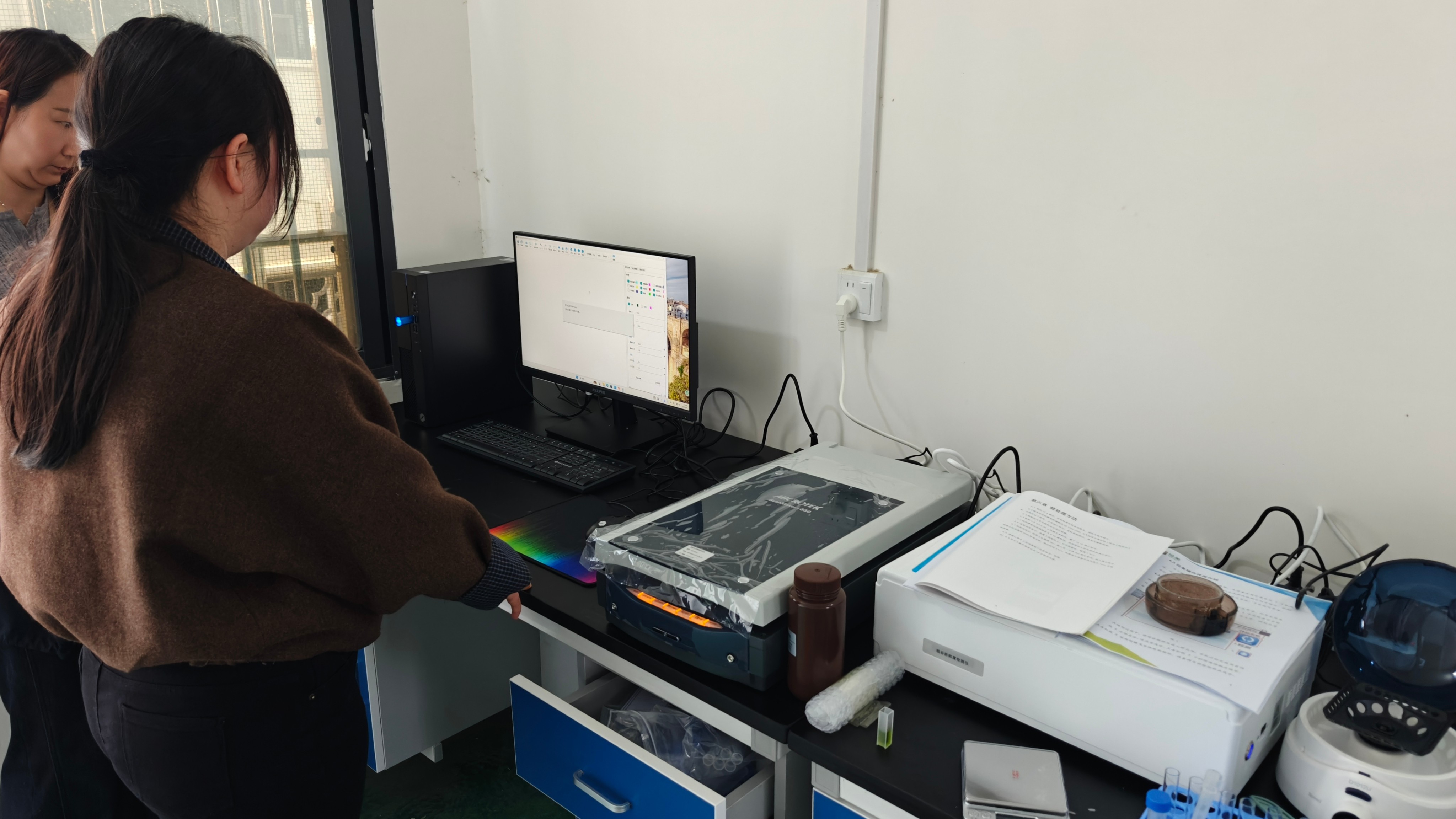 恒美智造助力桐柏县水稻原种场稻谷新鲜度检测仪-多功能食品安全检测仪培训